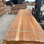 Ca. 204x Guyana Teak Planken Fijnbezaagd, 31x80mm, lengte 25/400cm, 83